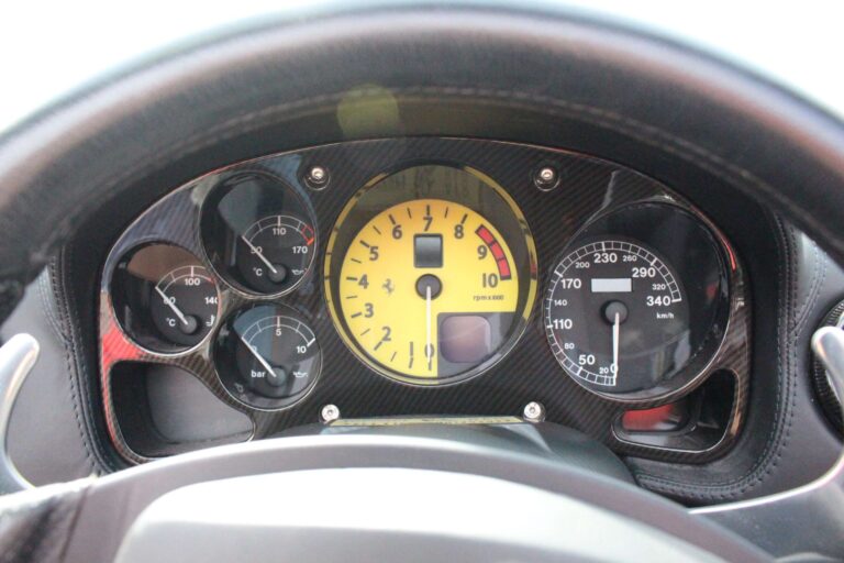 Tachometer eines Fahrzeugs